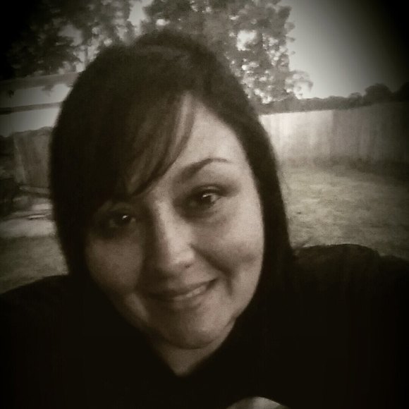 Meet your Posher, Heather - Picture 1 of 1